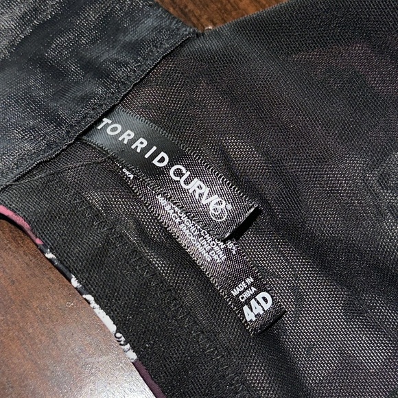 Torrid Curve *NWT* Women's Skulls/Flowers 360 Back Smoothing Push-Up T-Shirt Bra - Picture 12 of 12